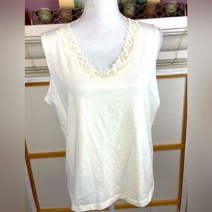 Coldwater Creek cream w/ cream lace V neck camisole or shell NWOT